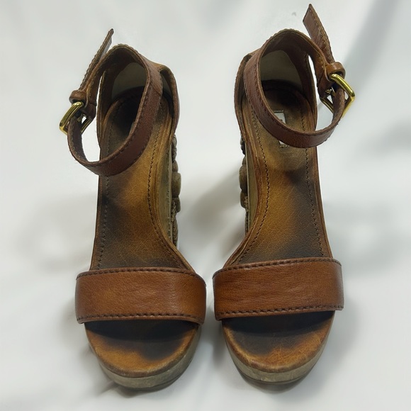 MIU MIU WOOD CARVED HEELS - Picture 2 of 4